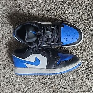 Nike Air Jordan 1 size 4Y